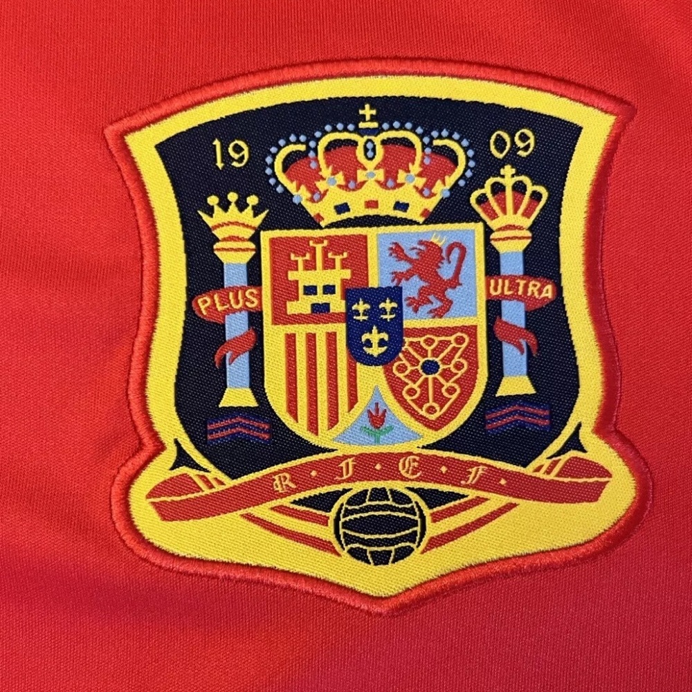 David Villa #7 Spain 2010 Retro Home Soccer Jersey - Picture 6 of 7
